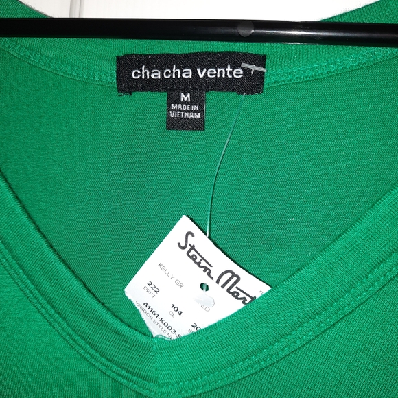 Chacha Vente green shirt with sheer flutter sleeve and hem sz. M New With Tags - Picture 2 of 6